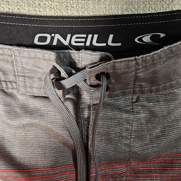 O'Neill Men's Red and Gray Swim Shorts Swimming Trunks Coral and Grey Size 38 - Picture 4 of 12